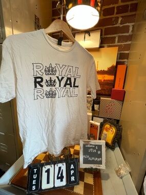 Royal" crown design